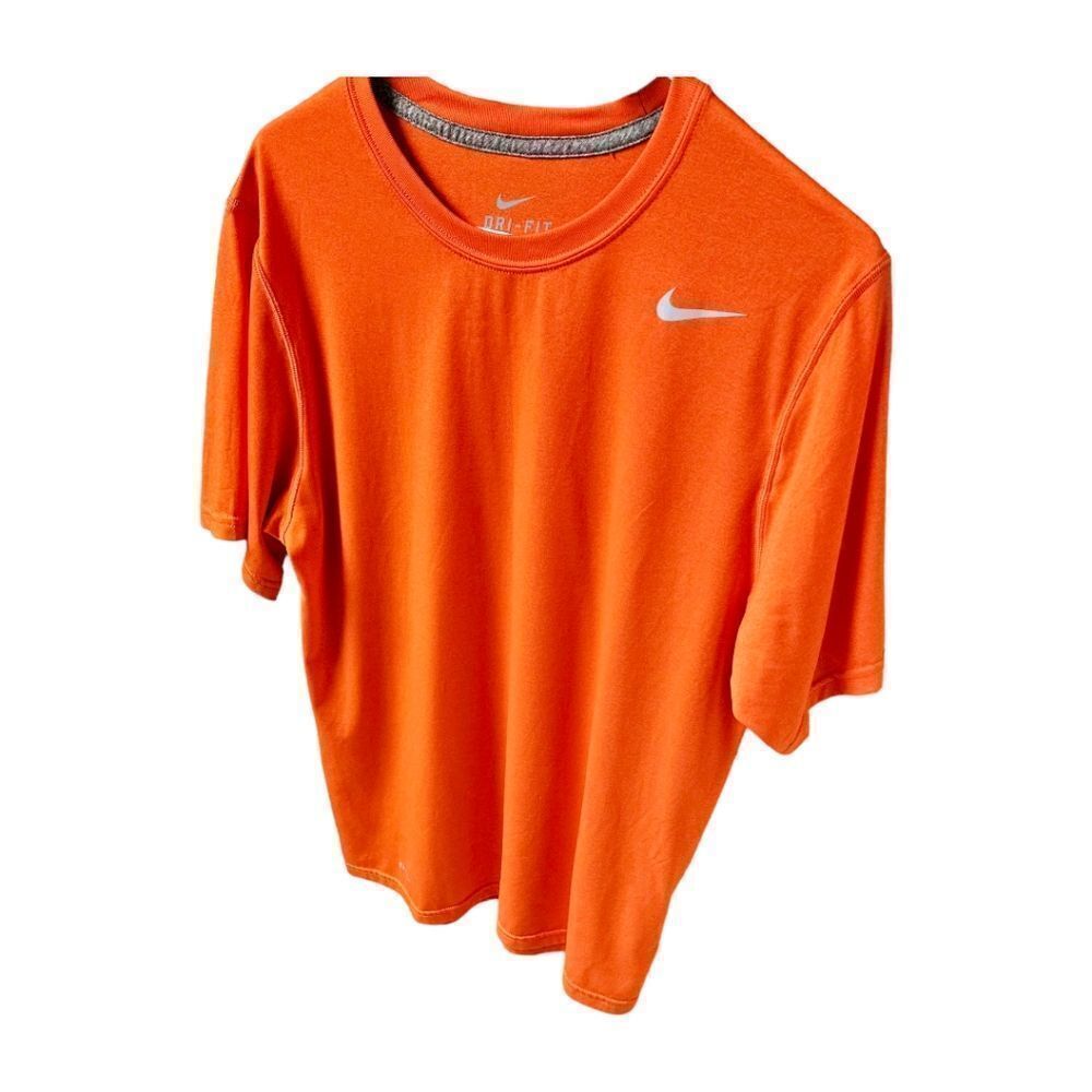 NWOT NIKE UNISEX Crew Neck Tee. - Picture 4 of 13